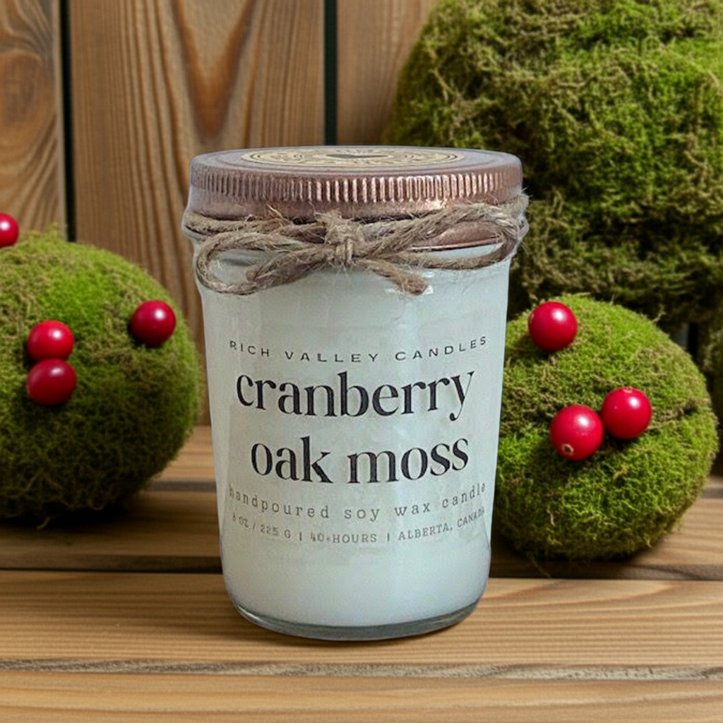 Cranberry-&-Oak-Moss-8-oz-Soy-Candle-–-Handcrafted-in-Alberta-edited_2